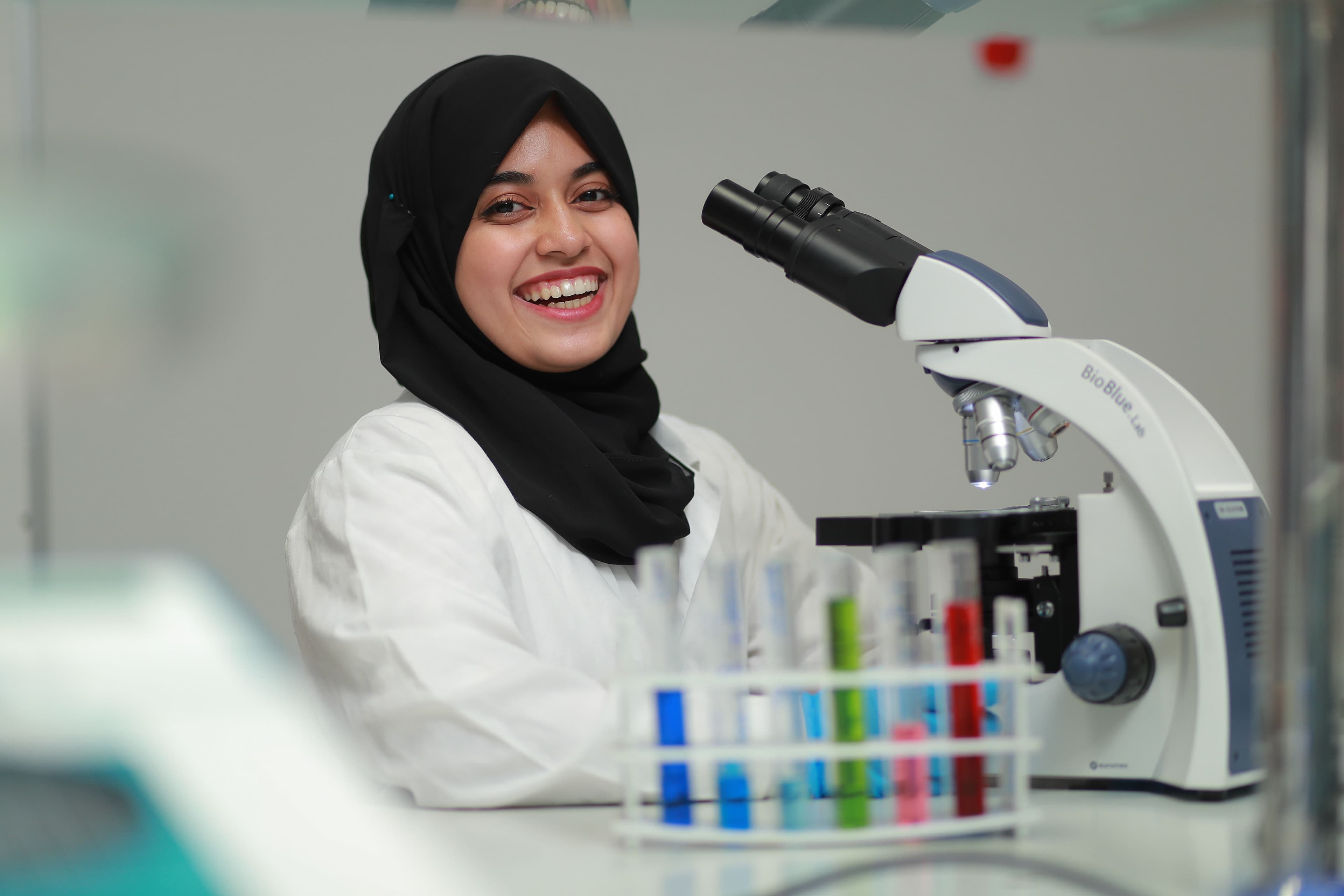 A female student studying Life Sciences